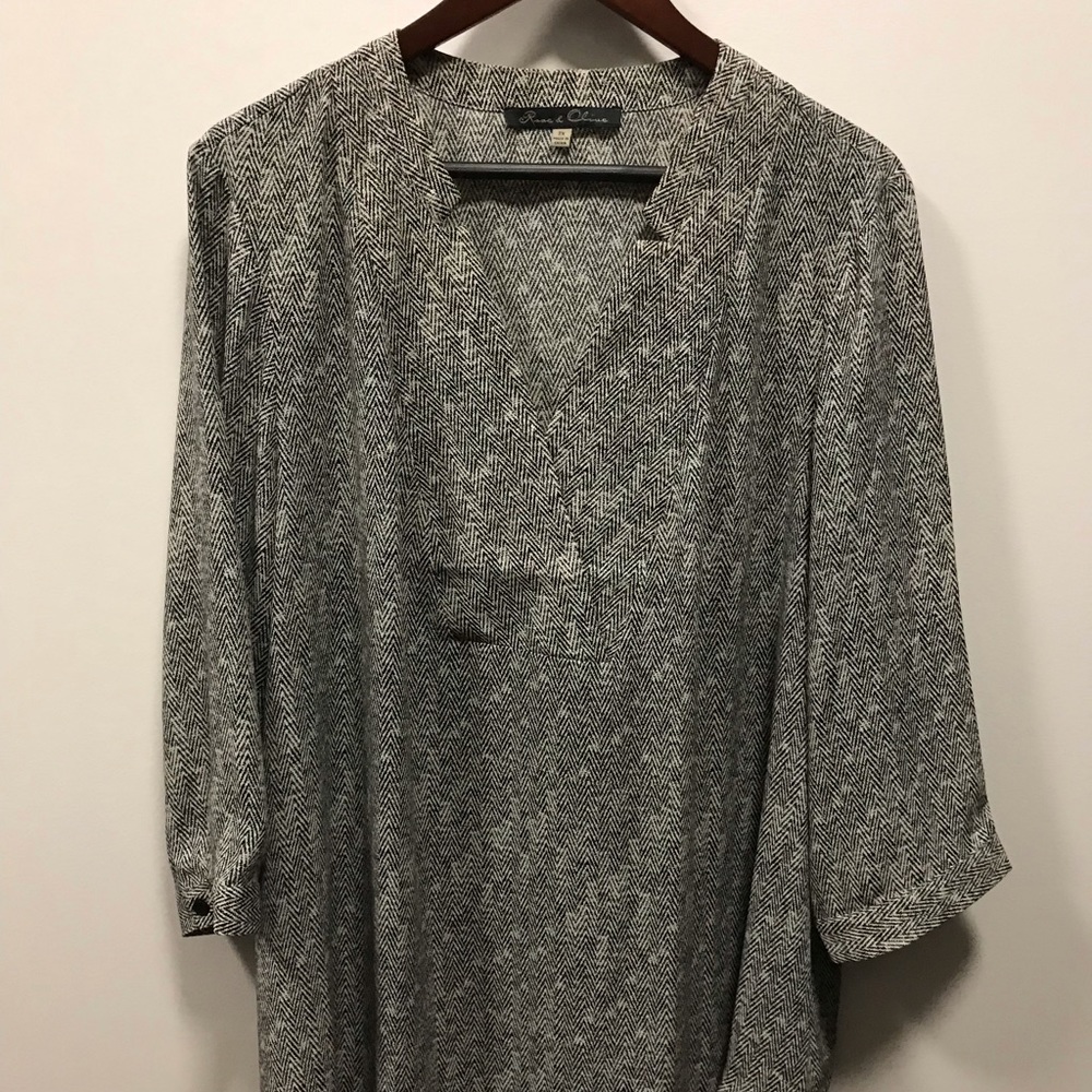 Rose and Olive 2x black and white blouse